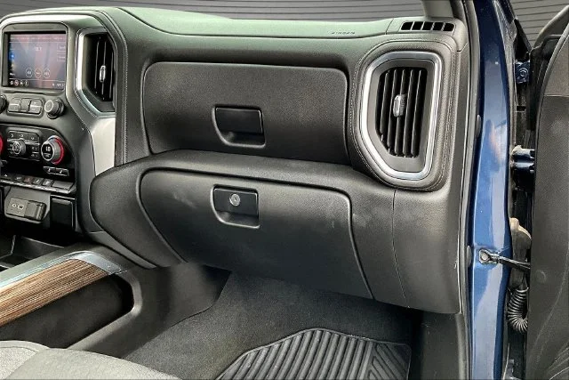 Used 2022 Blue Chevrolet RST image 26