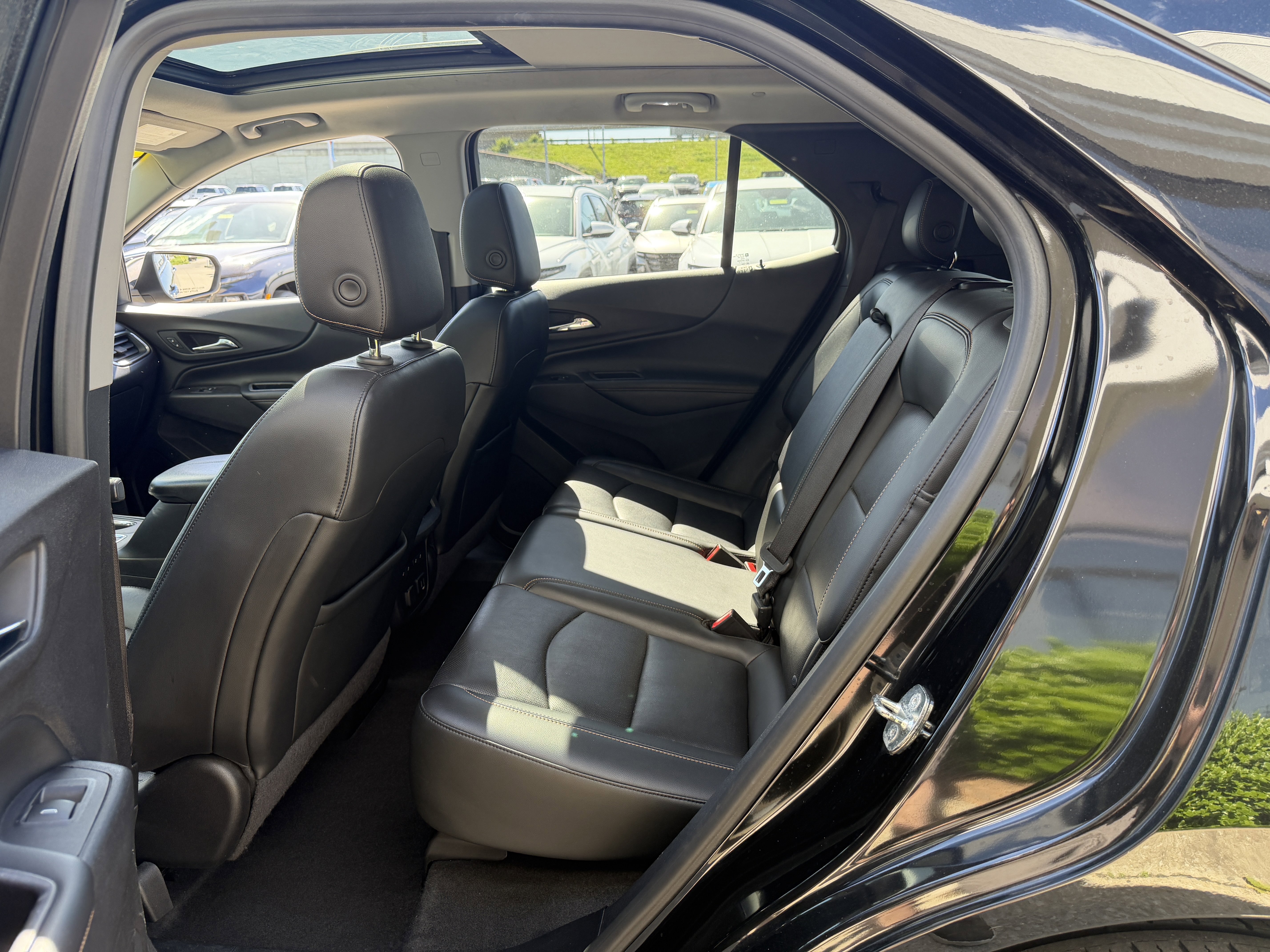 Used 2018 Mosaic Black Metallic Chevrolet Premier image 28