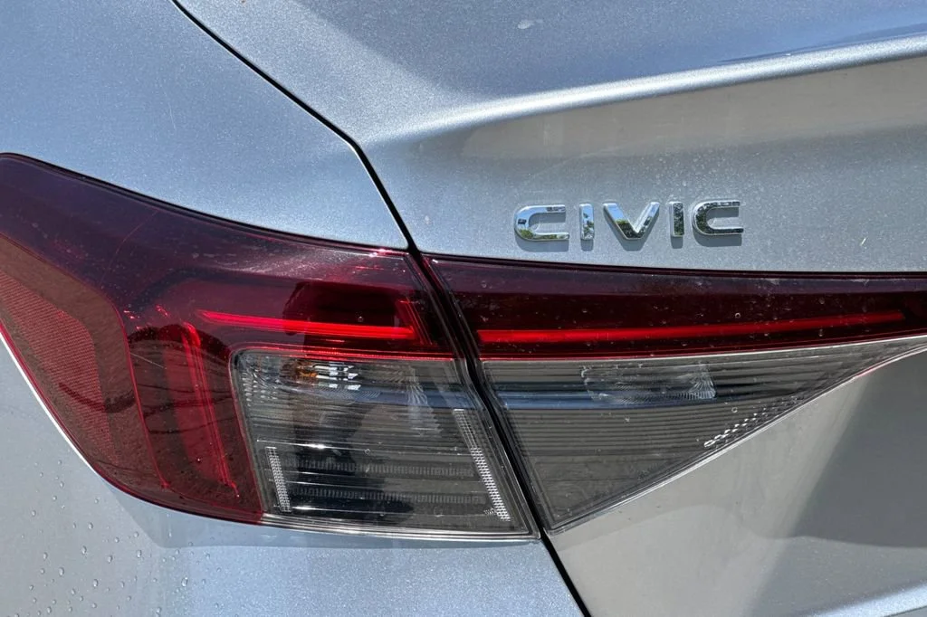 Certified Used 2025 Solar Silver Metallic Honda Sport image 59