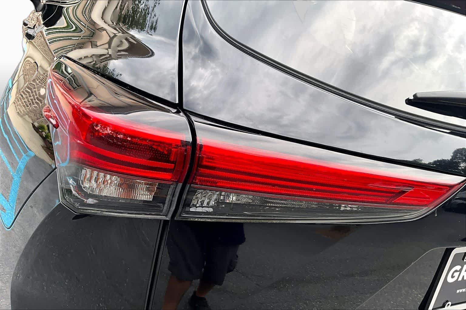Used 2021 Midnight Black Metallic Toyota XLE image 29