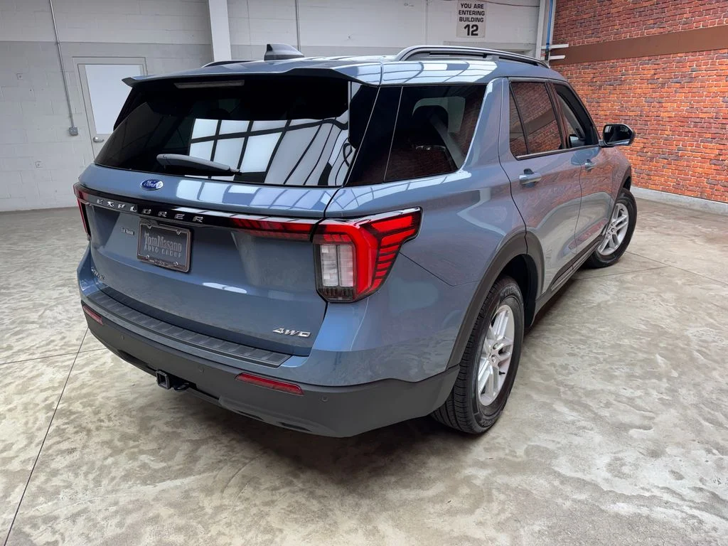 New 2026 Vapor Blue Metallic Ford Active image 6