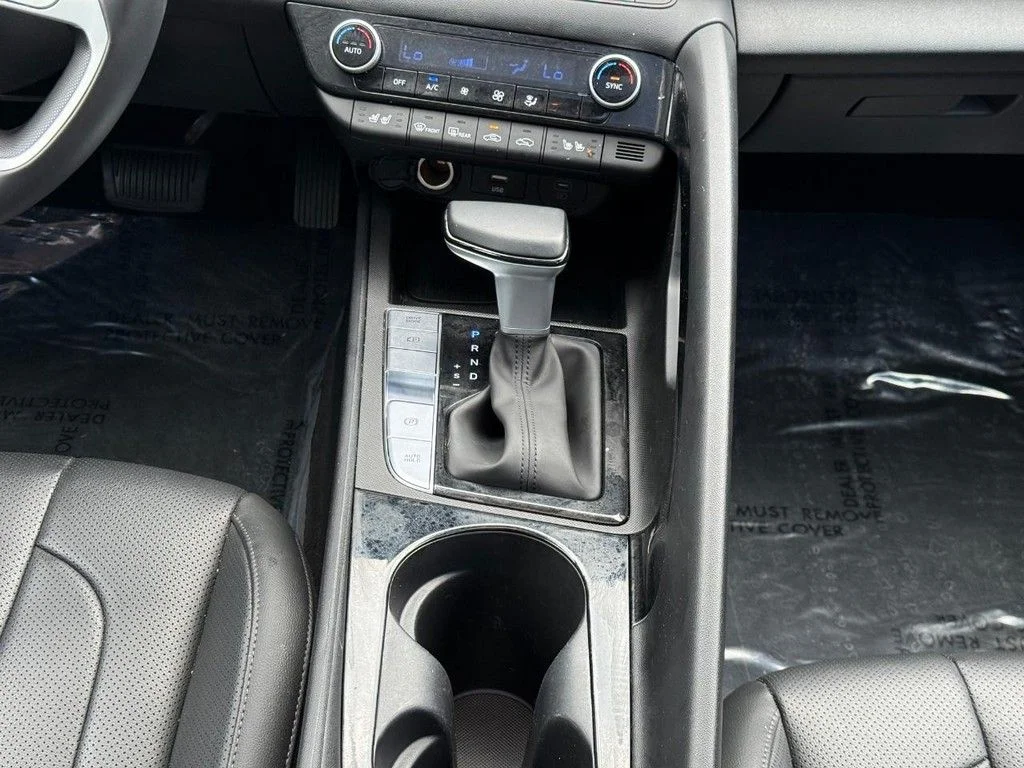 Used 2025 Black Hyundai Limited image 14