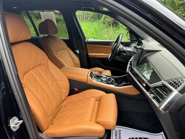 Used 2024 Carbon Black Metallic BMW M60i image 20