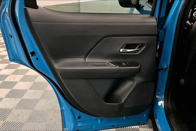 New 2026 Arctic Ice Blue Metallic with Super Black Roof Nissan SR image 31