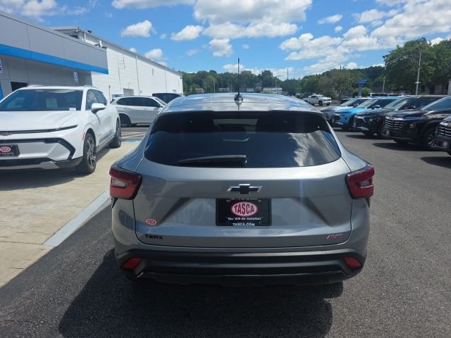 Used 2024 Gray Chevrolet 1RS image 3