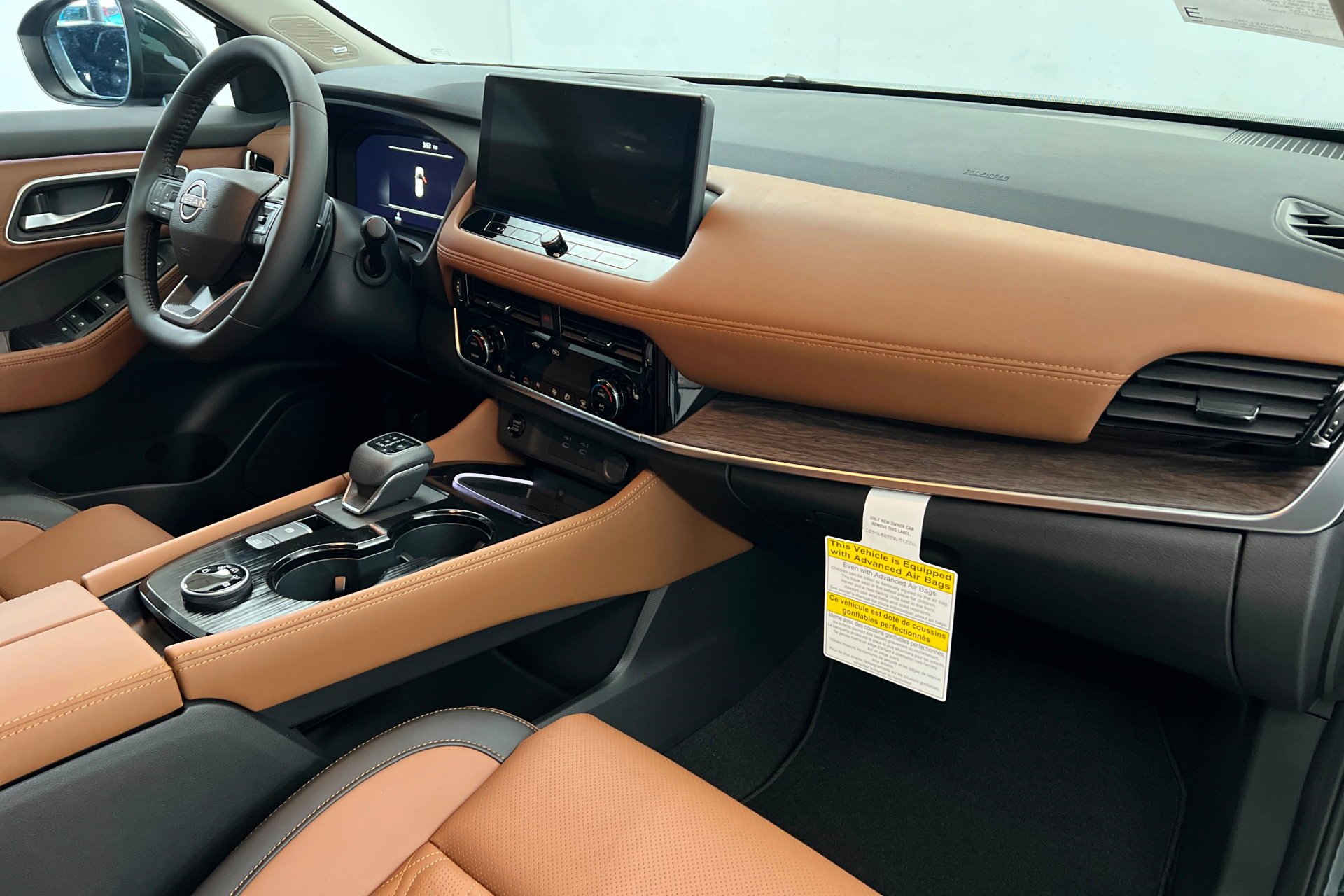 New 2026 Obsidian Green Pearl Nissan Platinum image 25