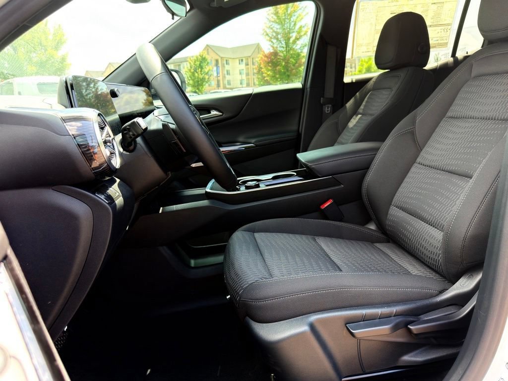 New 2026 Summit White Chevrolet LT image 21