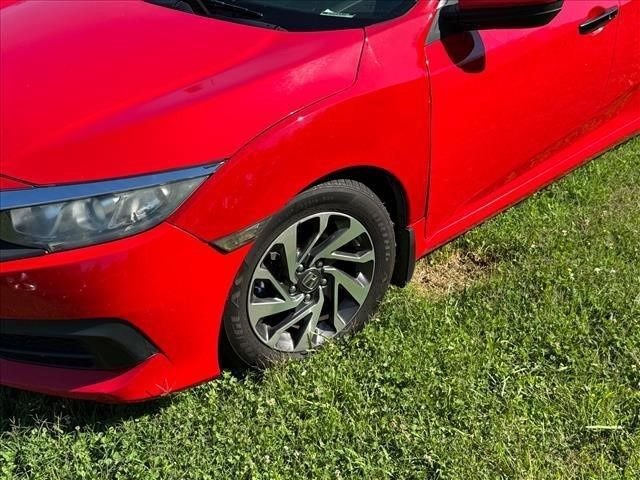 Used 2018 Red Honda EX image 4