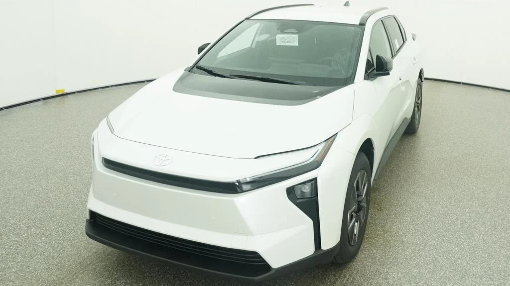 New 2026 Wind Chill Pearl Toyota XLE image 47