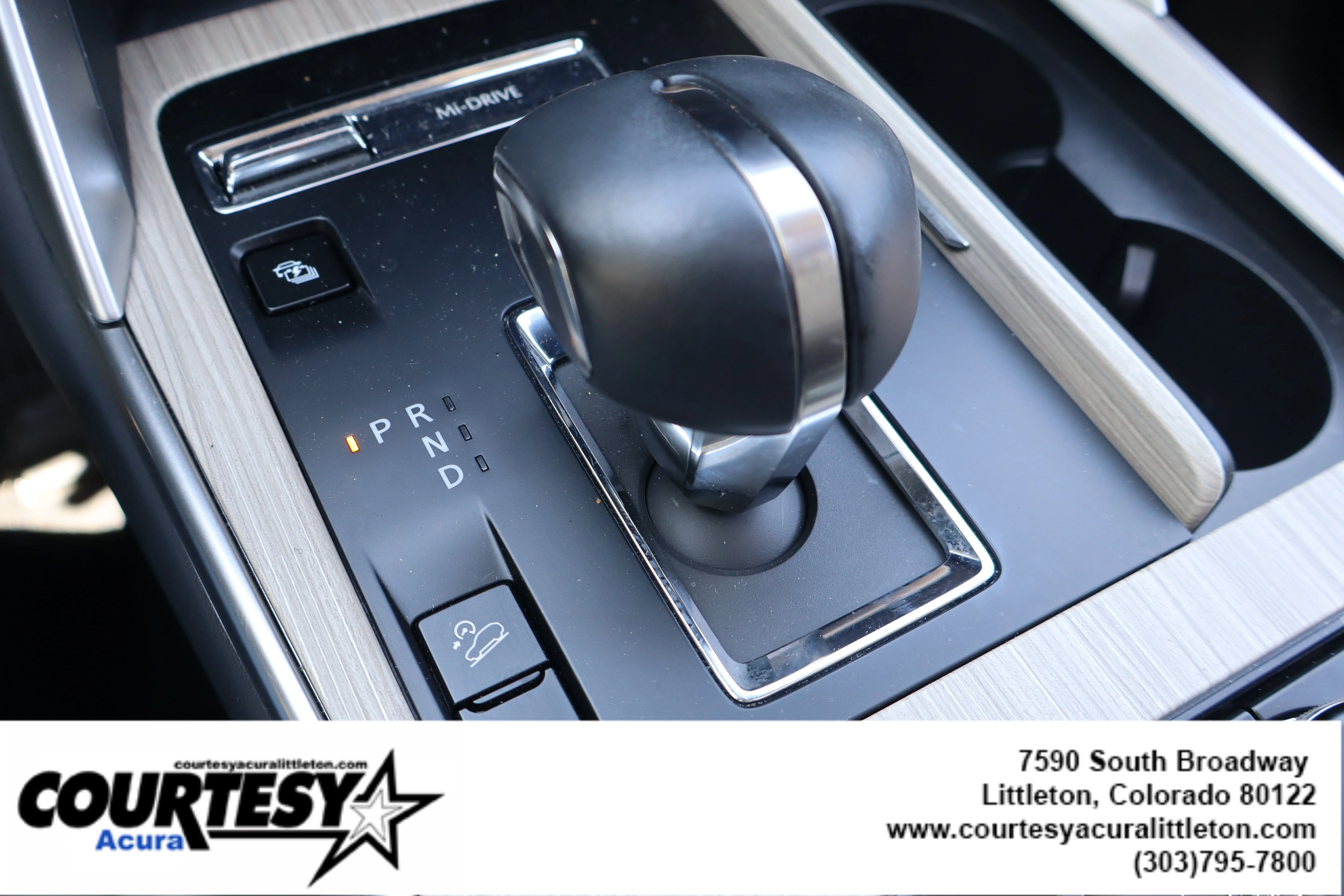 Used 2024 Platinum Quartz Mazda Preferred image 19