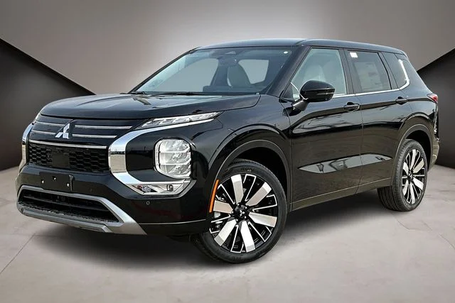 2026 Mitsubishi Outlander SE FWD's photo