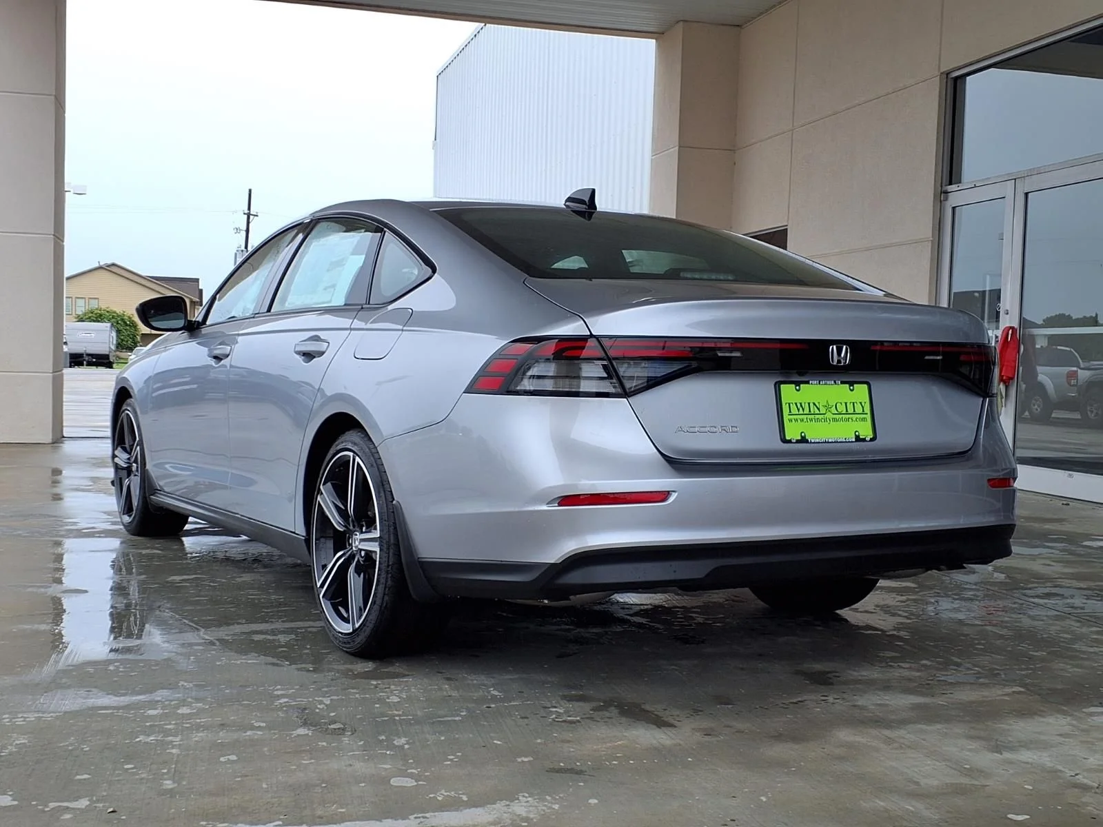 New 2026 Silver Honda SE image 2