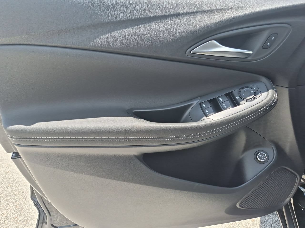 New 2026 Ebony Twilight Metallic Buick Preferred image 20