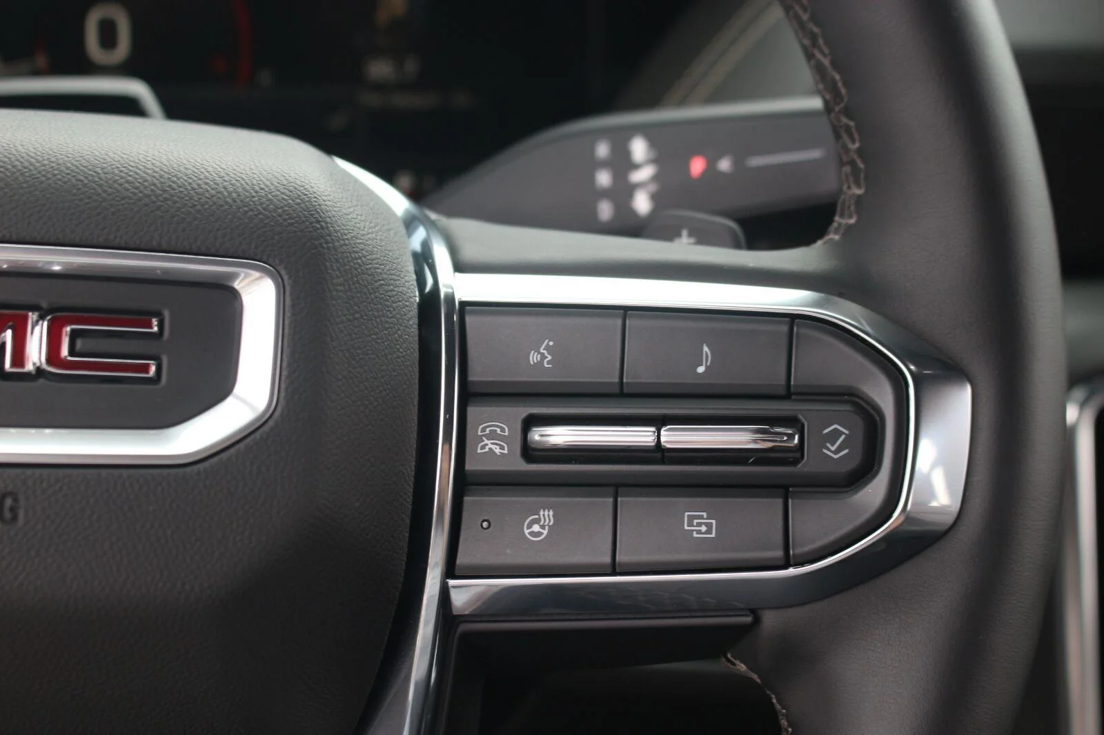Used 2026 Onyx Black GMC Elevation image 25