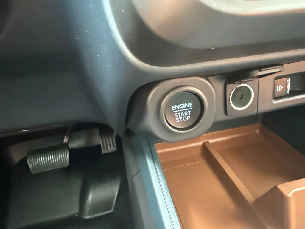 Used 2023 Silver Ford Lariat image 11