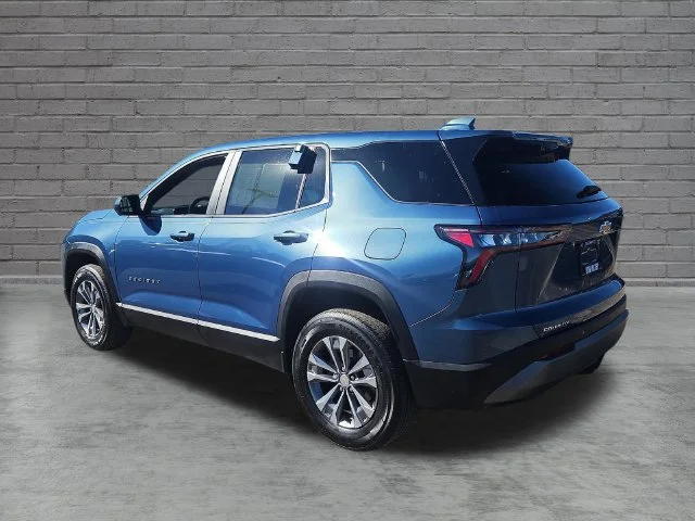 Used 2025 Lakeshore Blue Metallic Chevrolet LT image 3