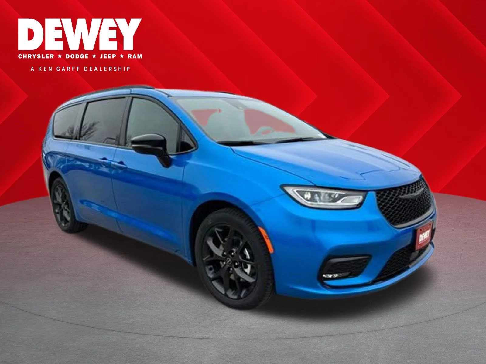 2026 Chrysler Pacifica Select's photo