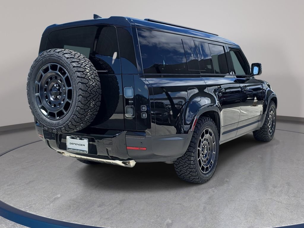 New 2026 Santorini Black Land Rover S image 5