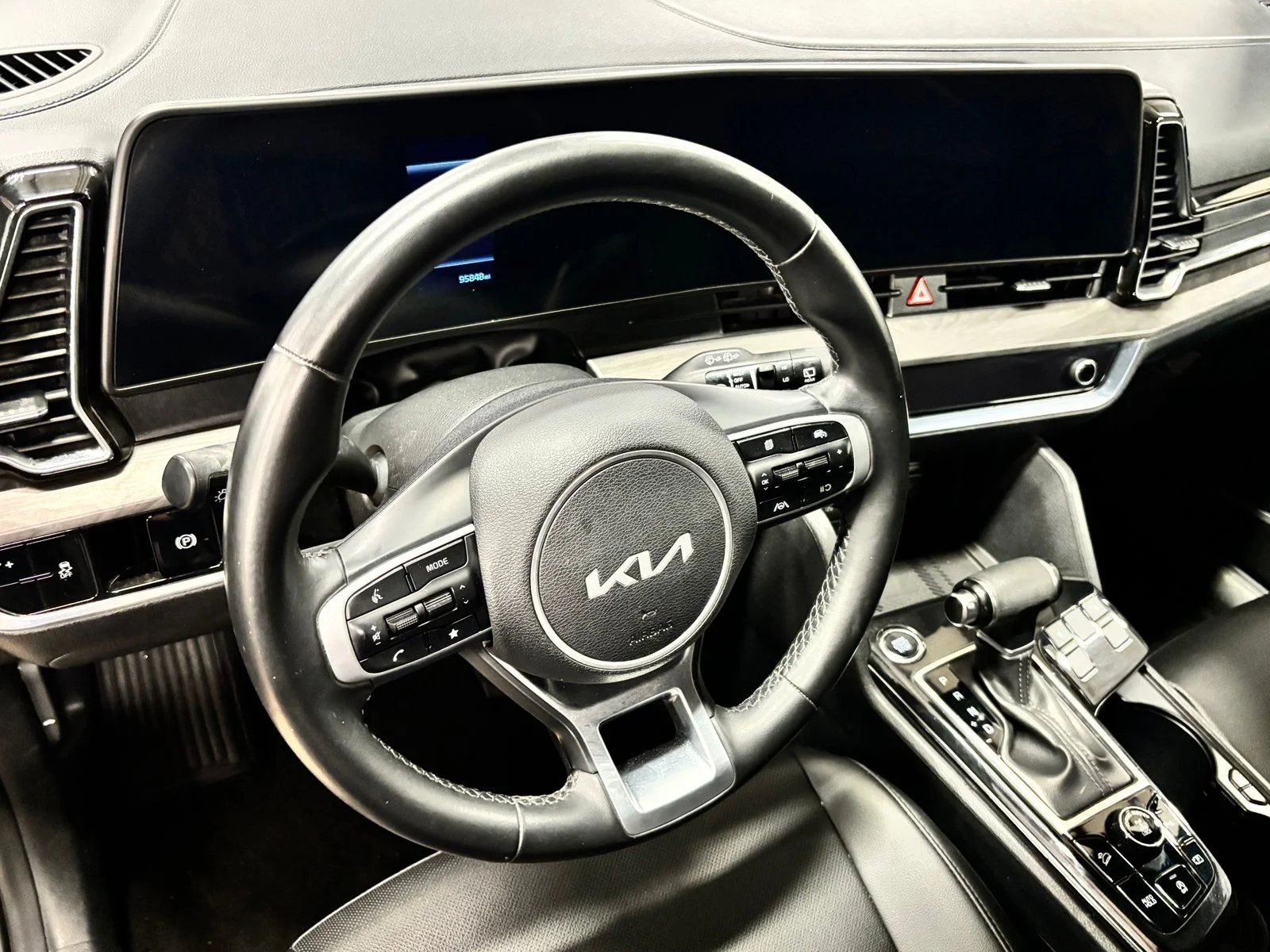 Used 2023 Green Kia X-Line image 16