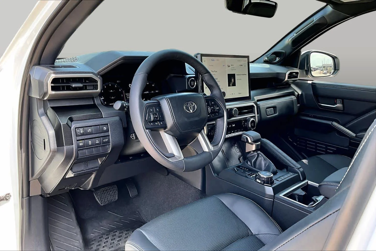 Used 2026 Wind Chill Pearl Toyota Limited image 17