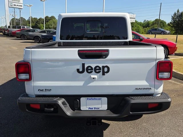 New 2026 Bright White Clear-Coat Exterior Paint Jeep Sahara image 12