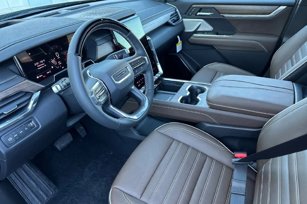 2027 GMC Acadia Denali Ultimate - Photo 7
