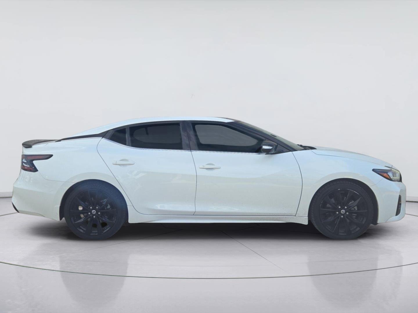 Used 2021 Pearl White Tricoat Nissan SR image 6