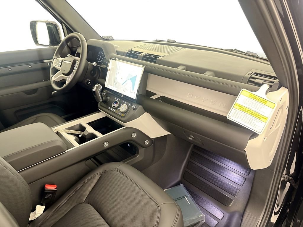 New 2026 Santorini Black Land Rover S image 28