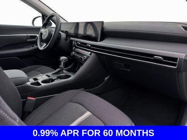 New 2026 White Hyundai SE image 35