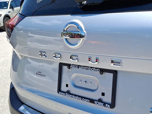 Used 2021 Silver Nissan SV image 30