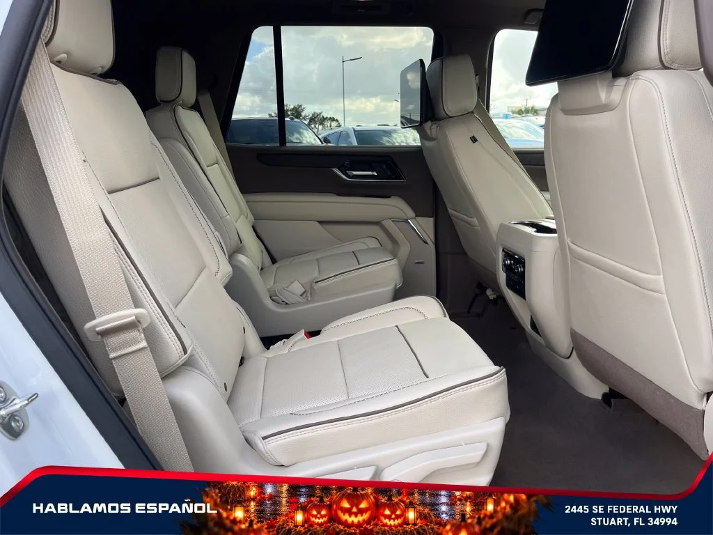2027 GMC Yukon Denali - Photo 18