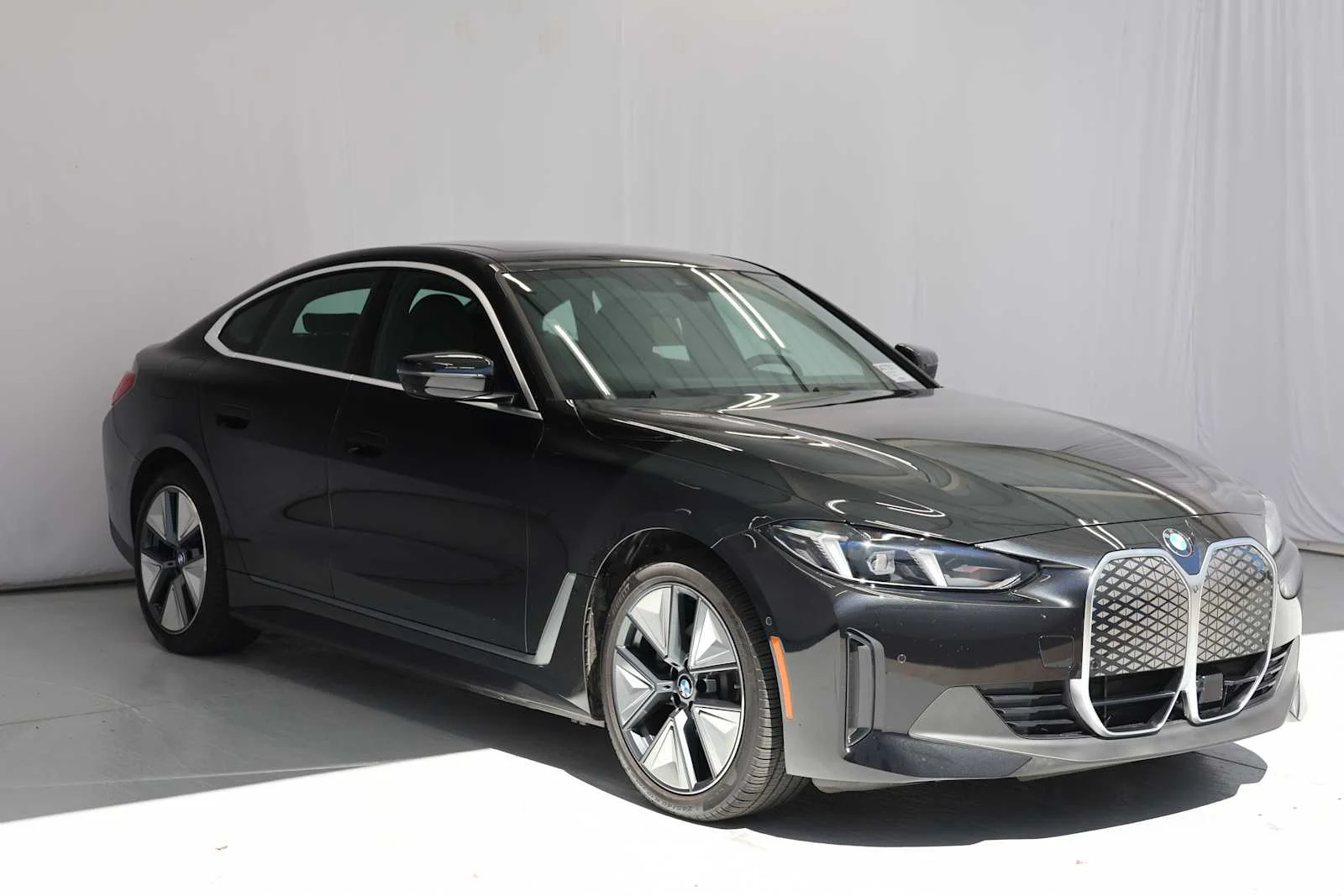 Certified Used 2026 Black Sapphire Metallic BMW eDrive40 image 3