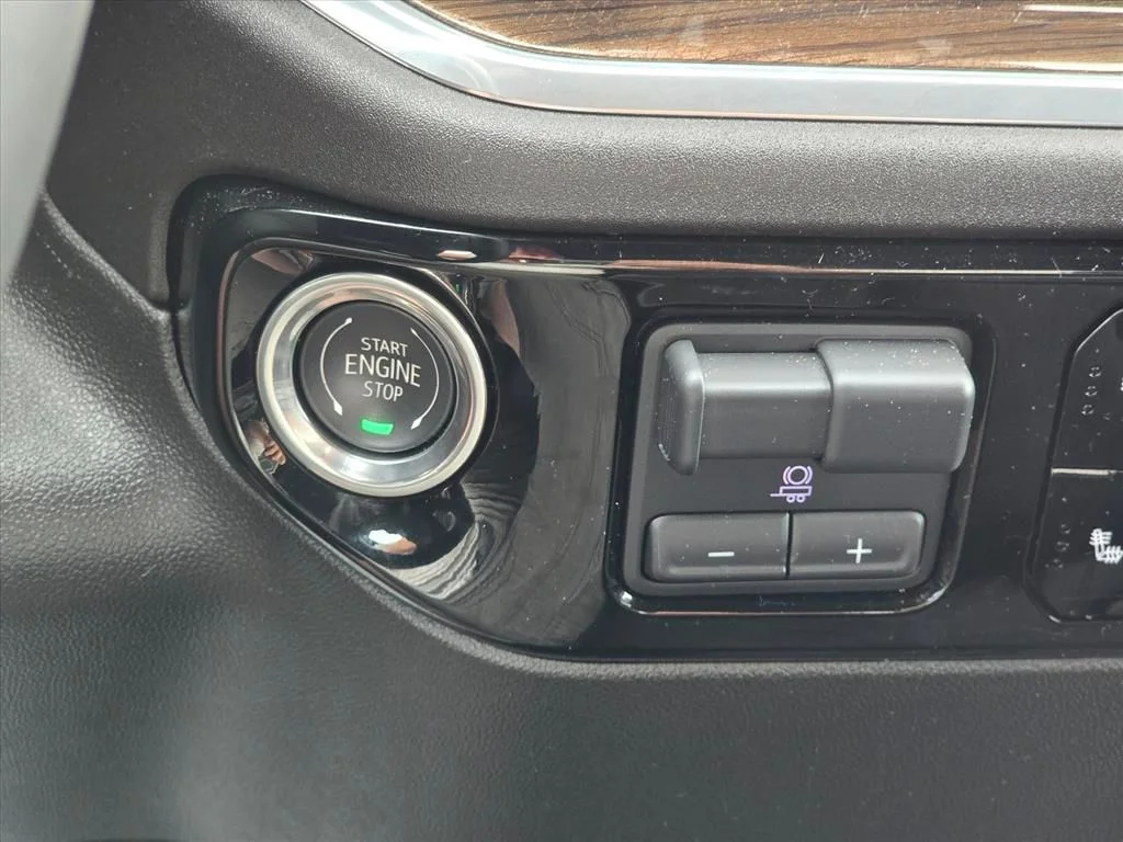 Used 2025 Gray Chevrolet RST image 17