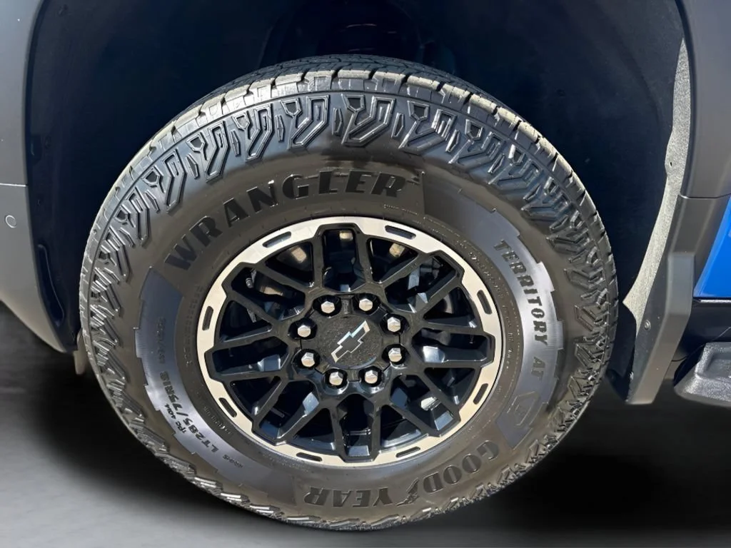Used 2026 Riptide Blue Metallic Chevrolet Trail Boss - Max Range image 37