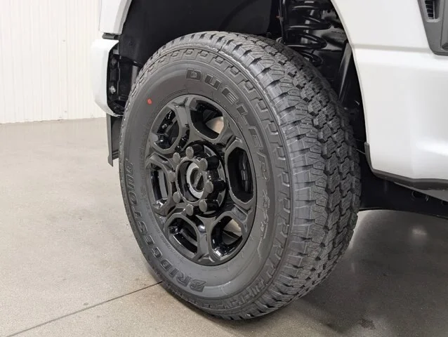 New 2026 Oxford White Ford F-250® XL image 33
