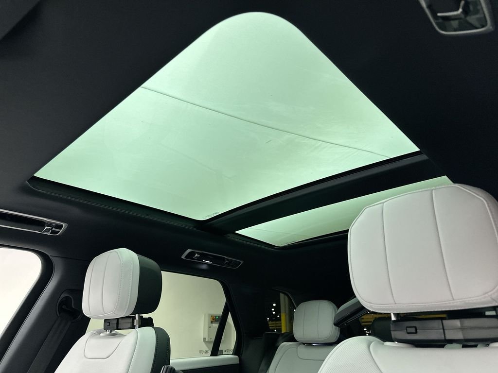New 2026 Borasco Grey Land Rover Dynamic SE image 11