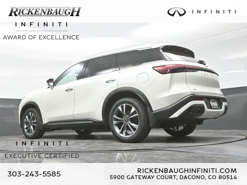 Certified Used 2023 White INFINITI LUXE image 37