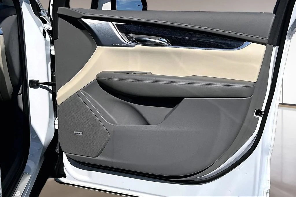 Certified Used 2023 Crystal White Tricoat Cadillac Premium Luxury image 19