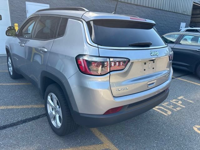 Used 2018 Billet Silver Metallic Clearcoat Jeep Latitude image 7