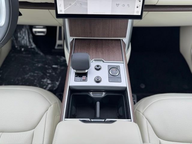 New 2027 Santorini Black Land Rover SE image 28