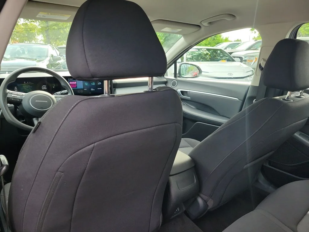 Used 2024 White Hyundai SEL image 14