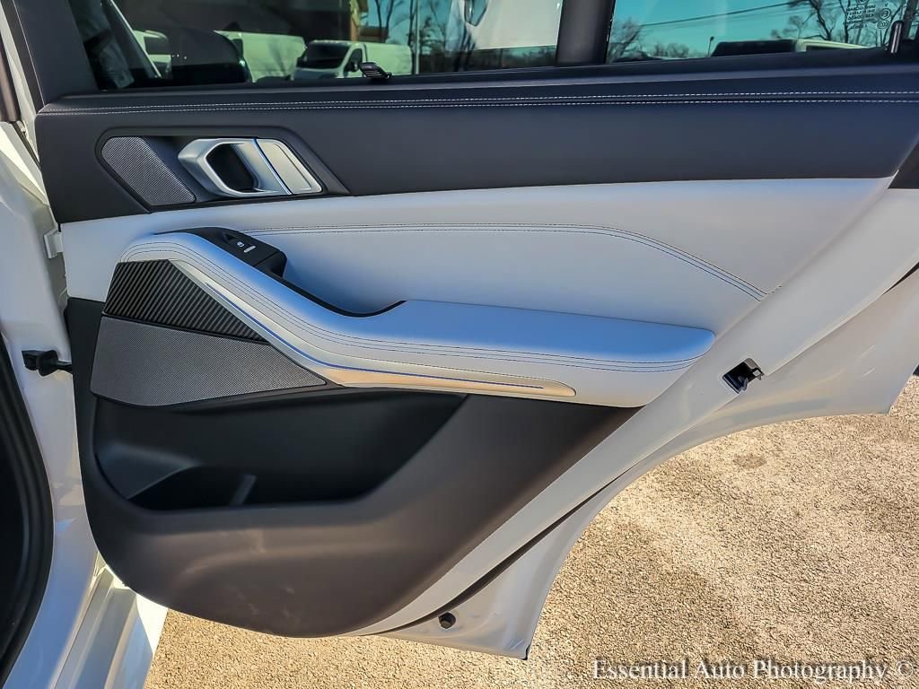 2025 BMW X5 - Image 21