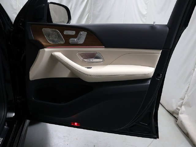 Certified Used 2026 Black Mercedes-Benz GLE 350 image 36