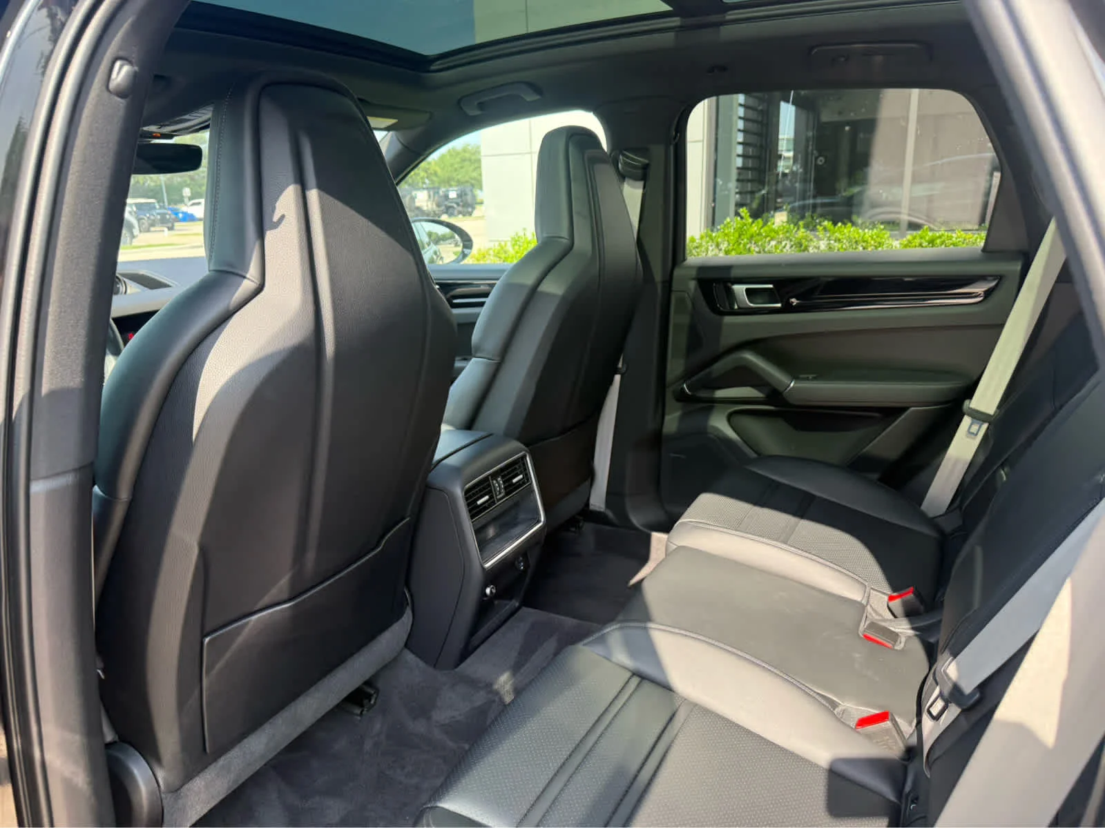 2023 Porsche Cayenne Platinum Edition - Photo 12