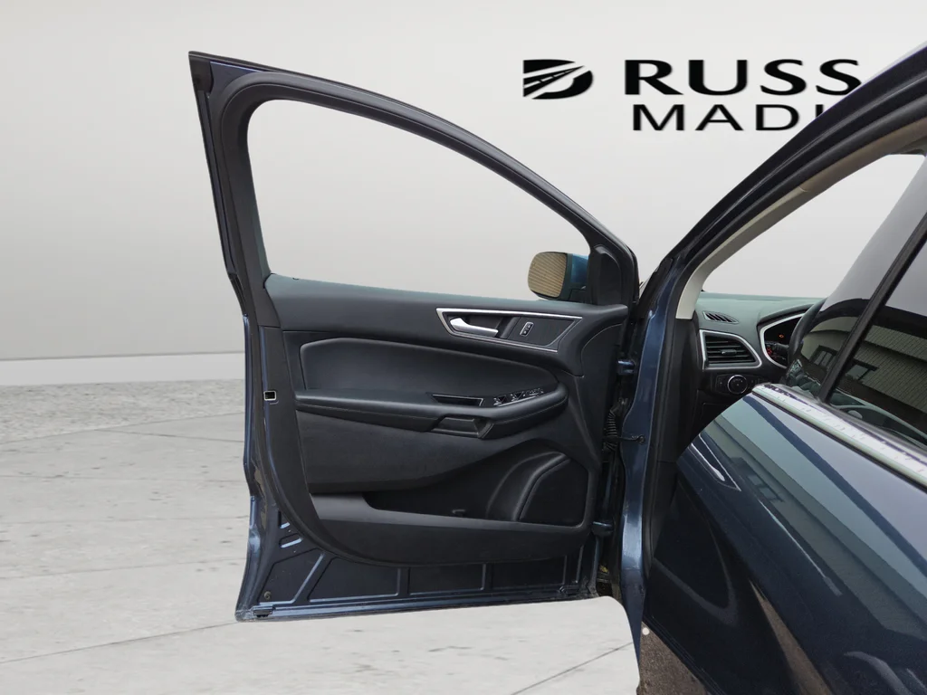 Used 2019 Blue Ford SEL image 24
