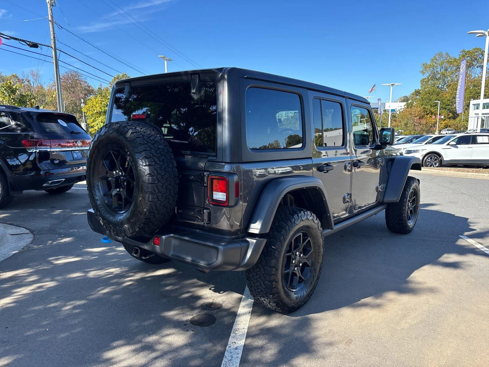 Used 2024 Granite Crystal Metallic Clearcoat Jeep Willys image 5
