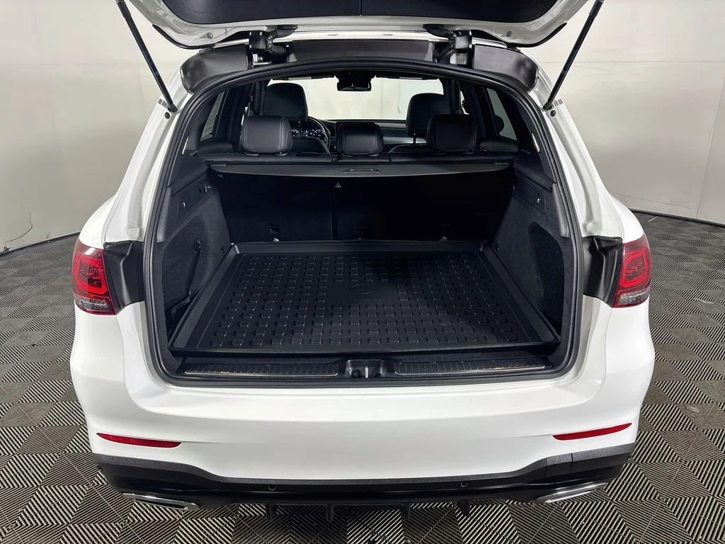 Used 2022 White Mercedes-Benz GLC 300 image 22