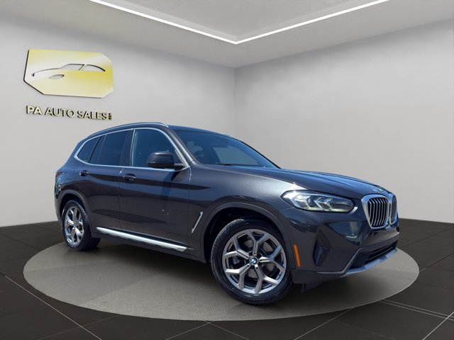 Used 2022 Dark Graphite Metallic BMW xDrive30i image 1