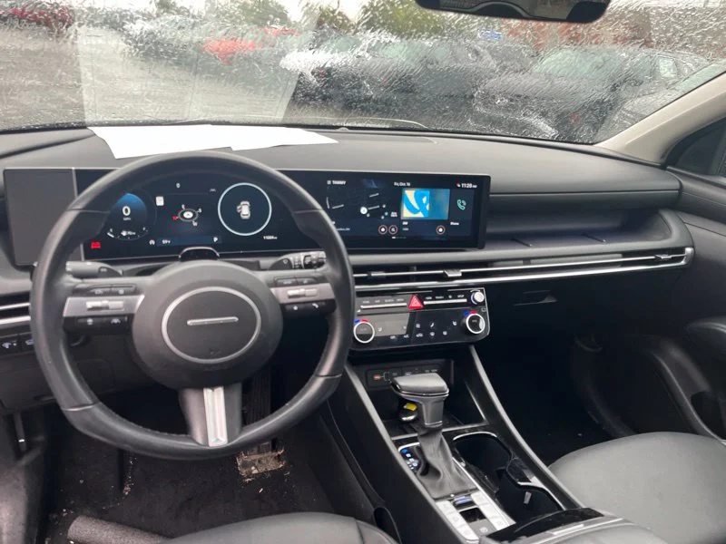 Used 2025 Green Hyundai SEL Convenience image 11