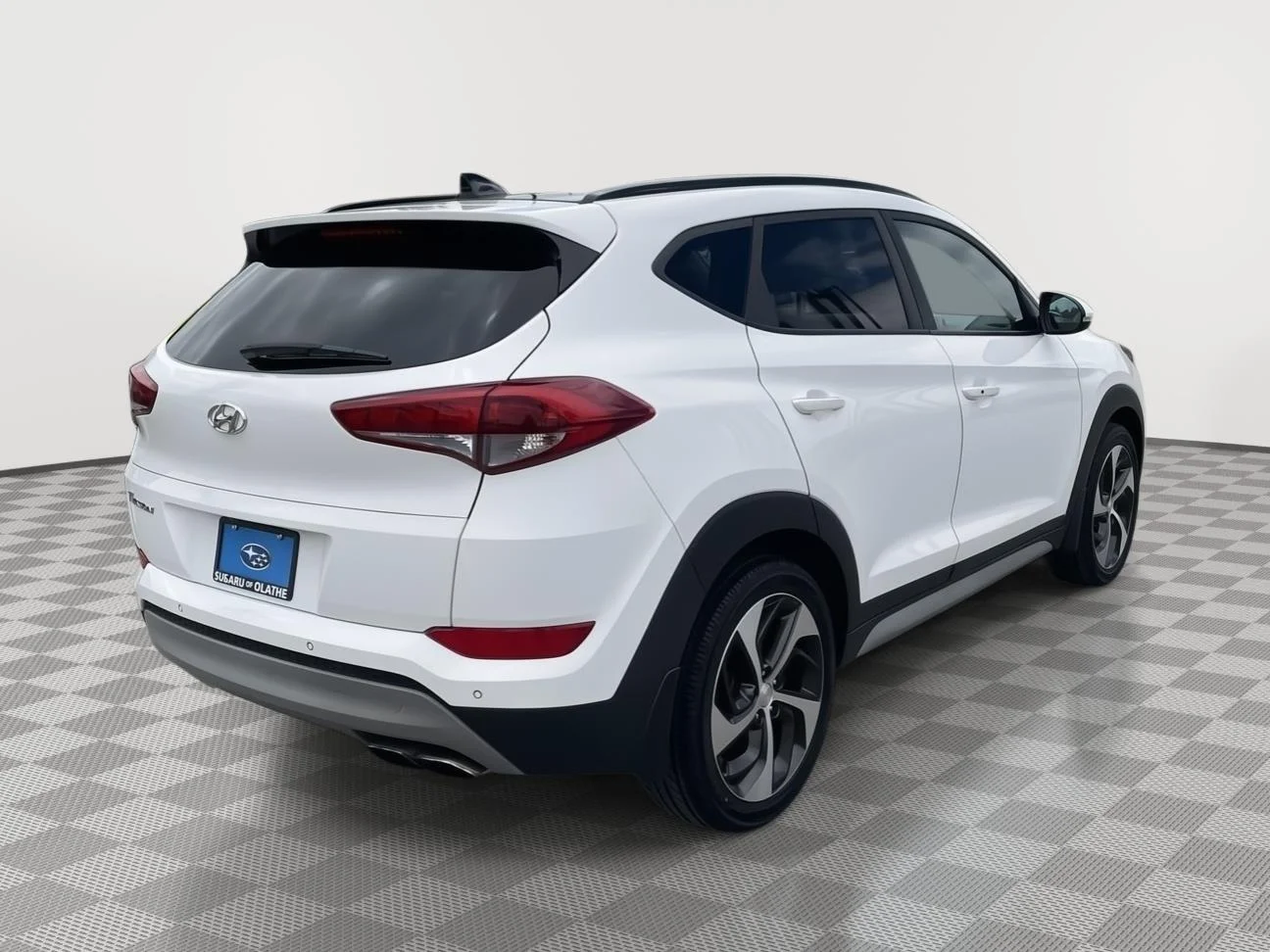 Used 2018 Dazzling White Hyundai Value image 13